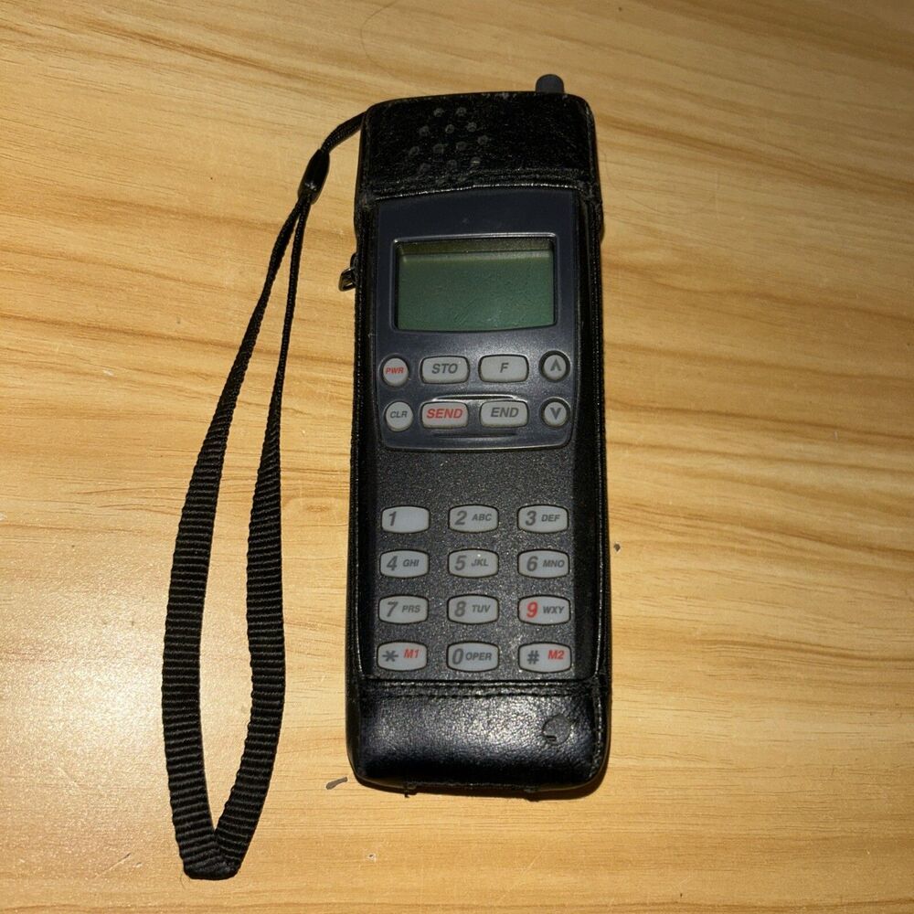 Vintage AT&T 3812  GoPhone Compact Wireless Cellular Cell Phone Untested